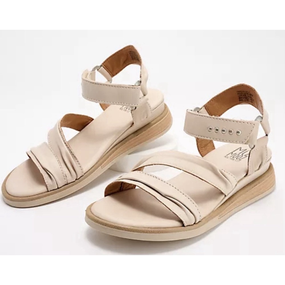 Miz Mooz Camellia leather ankle strap‎ sandals cream color Size 8.5 Wide